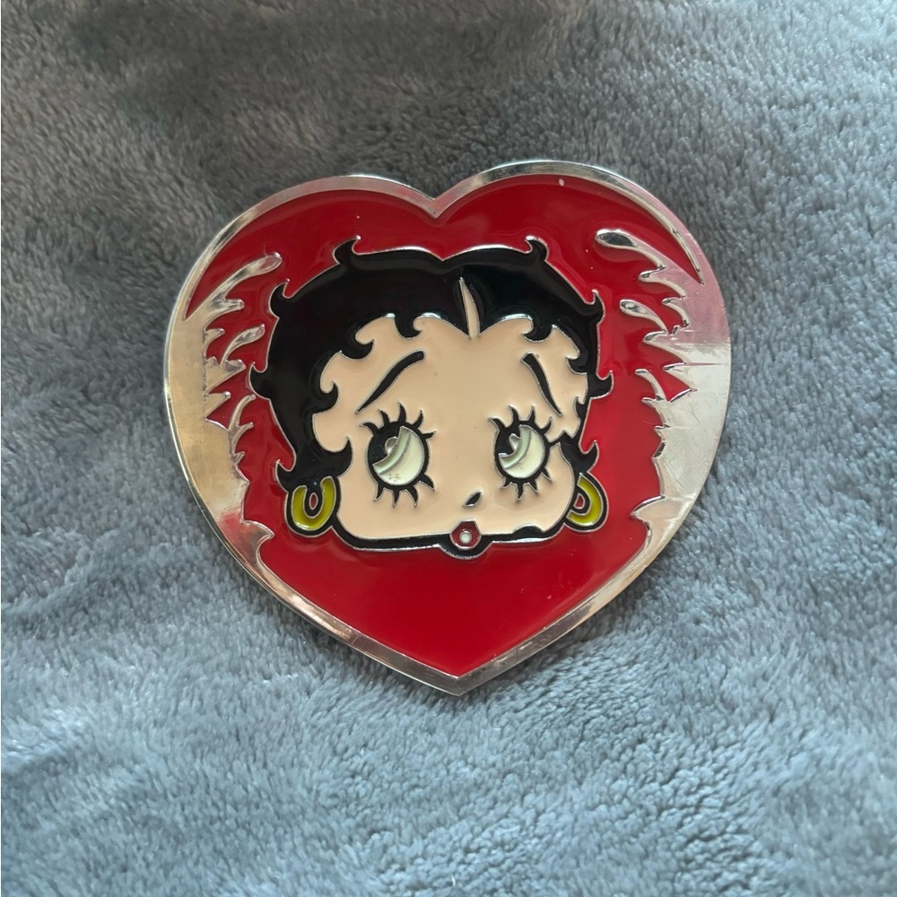 Betty Boop Heart-Shaped belt buckle